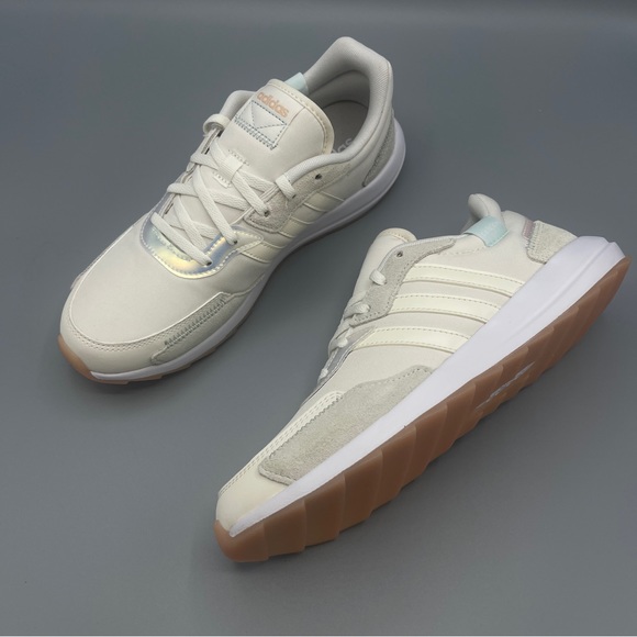 Adidas Women's Retrorun Running Shoe, ChalkWhite/Chalk White/Halo Mint, Size 9 - Picture 5 of 16